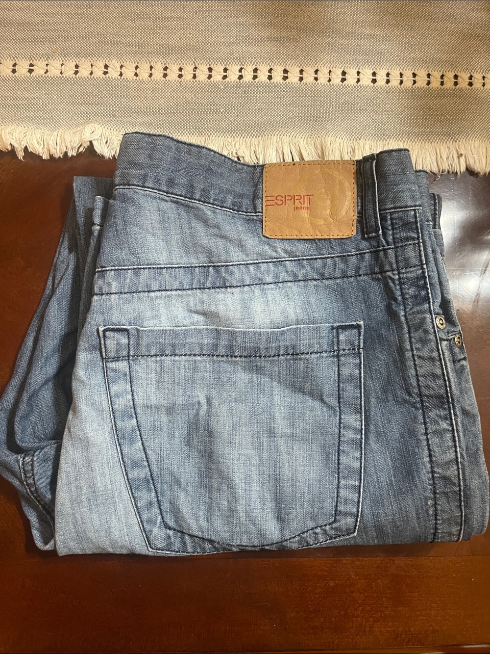 Esprit Men's Light Wash Blue relaxed Jeans size 36x32
